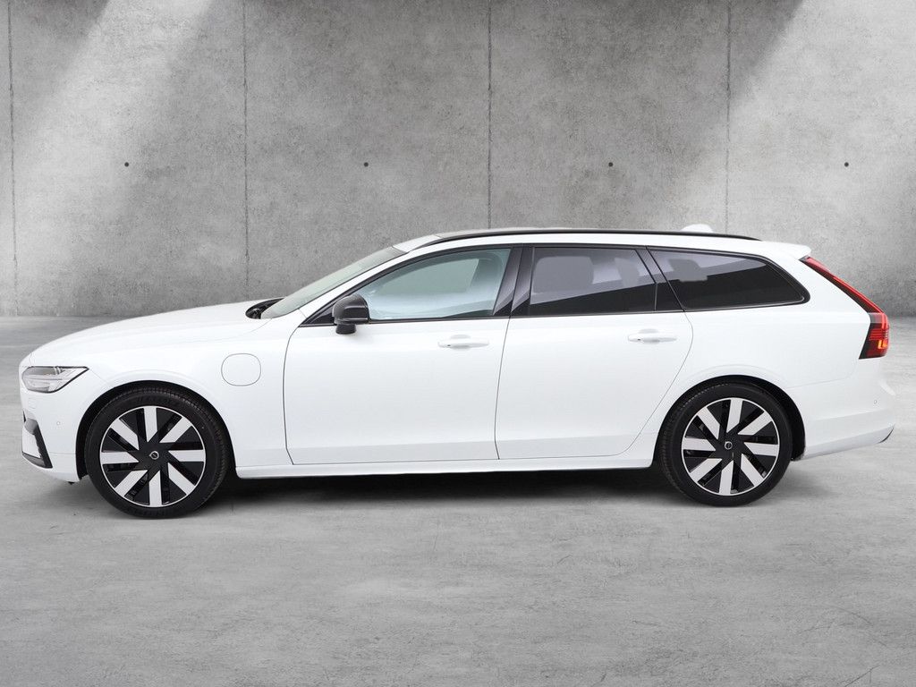 Volvo V90 2025