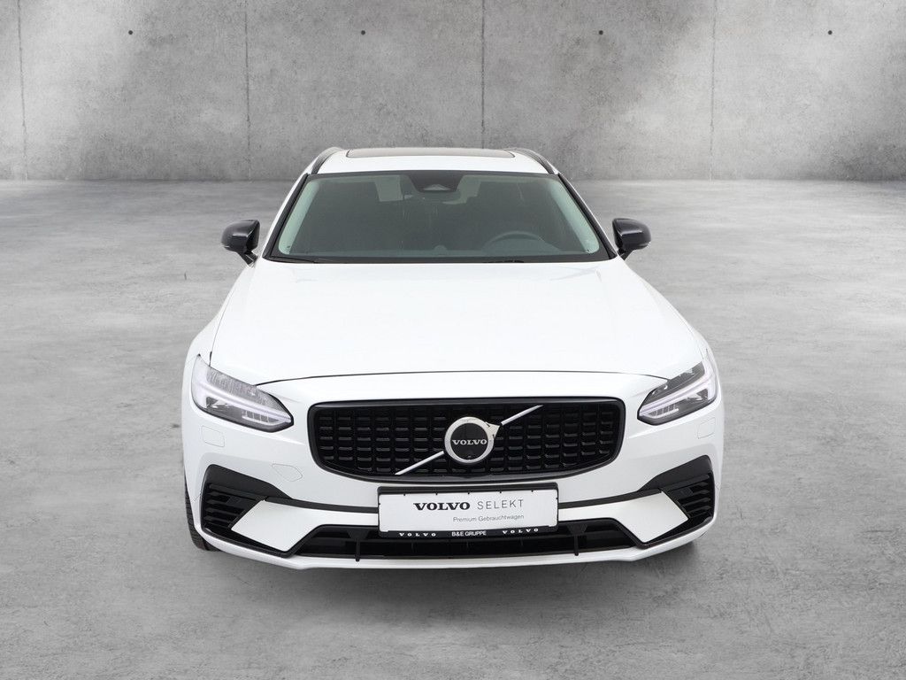 Volvo V90 2025