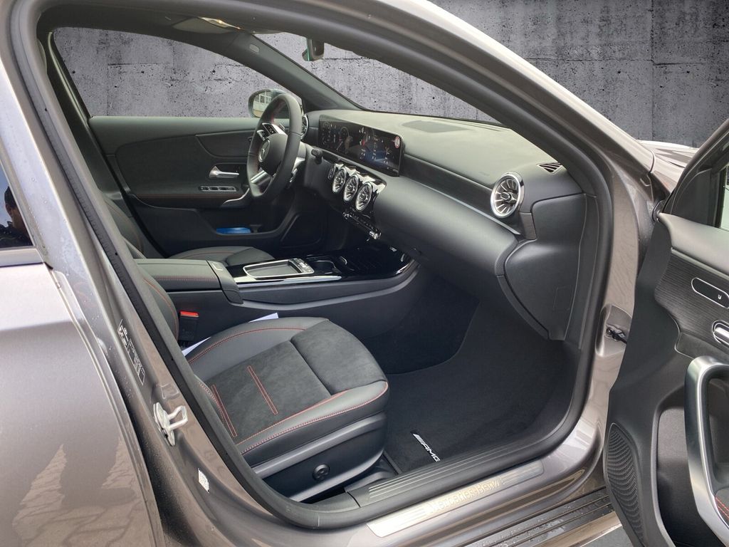 Mercedes-Benz A 200 2025