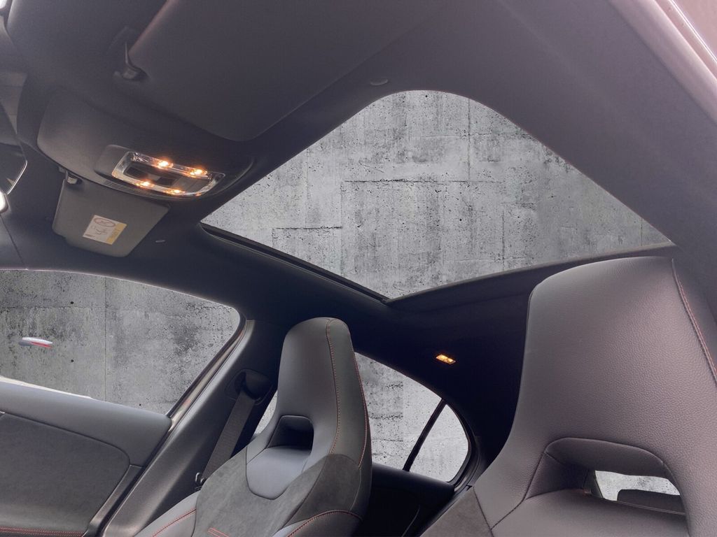 Mercedes-Benz A 200 2025