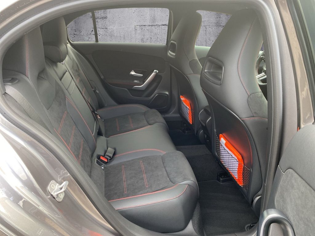 Mercedes-Benz A 200 2025