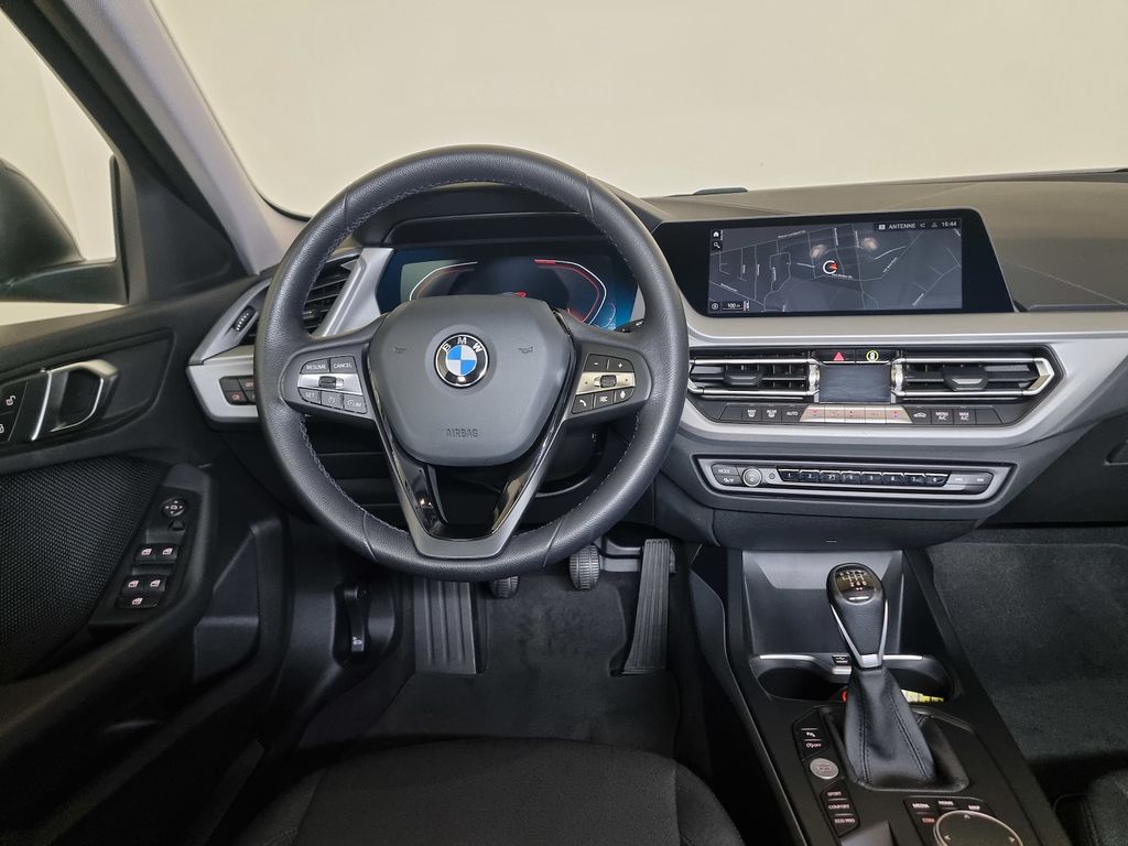 BMW 118 2021
