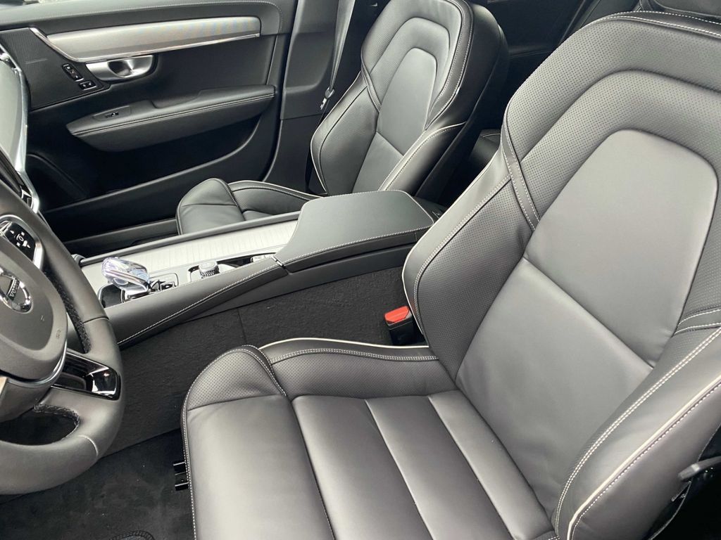 Volvo V90 Cross Country 2024