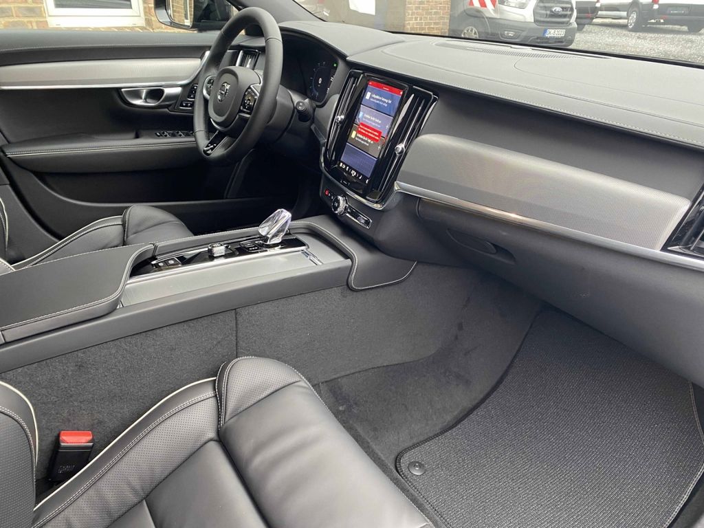 Volvo V90 Cross Country 2024