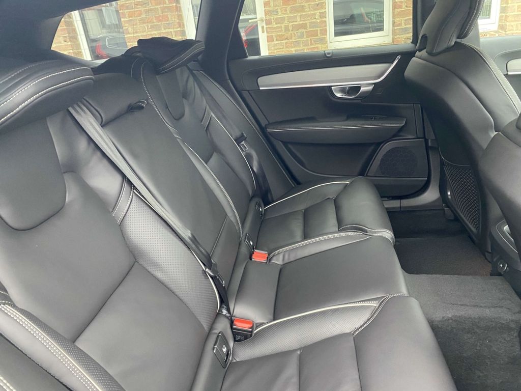 Volvo V90 Cross Country 2024