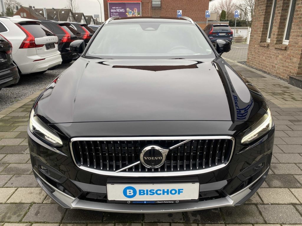 Volvo V90 Cross Country 2024