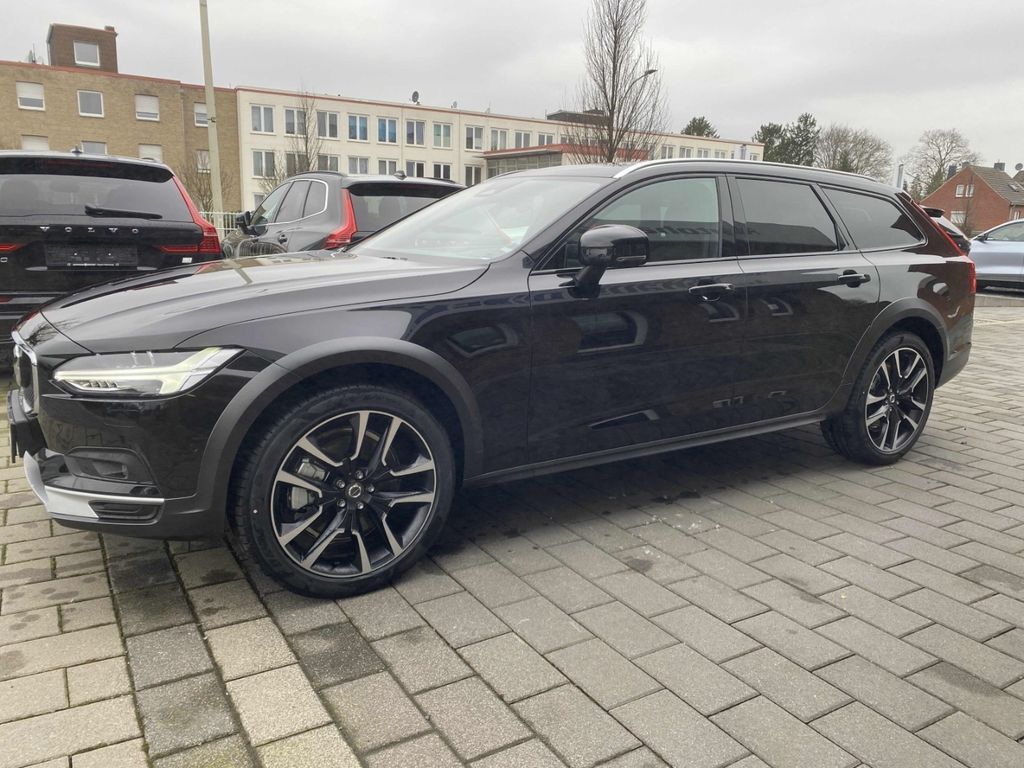 Volvo V90 Cross Country 2024