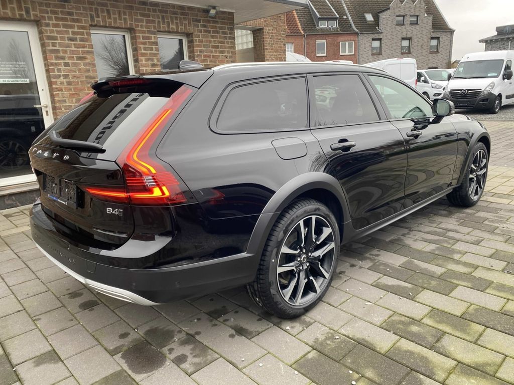 Volvo V90 Cross Country 2024