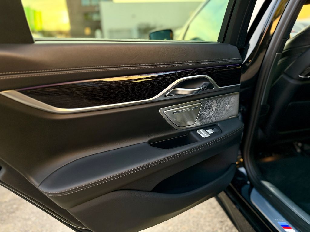 BMW 740 2017
