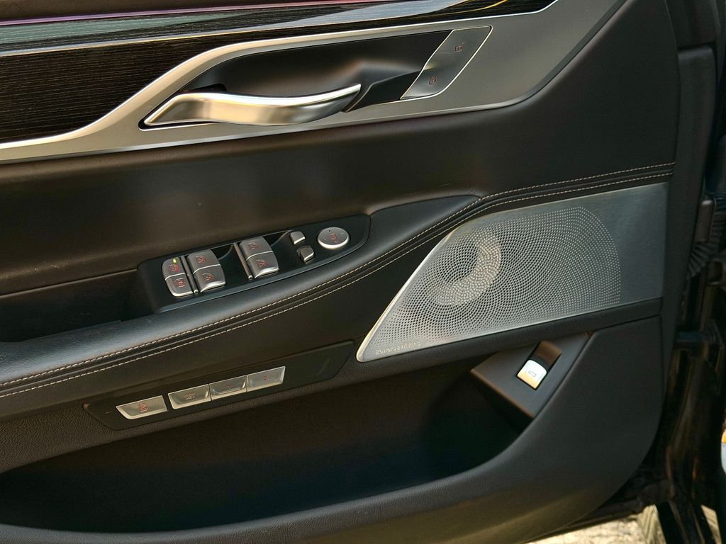 BMW 740 2017