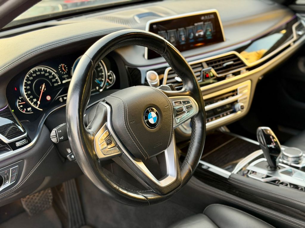 BMW 740 2017