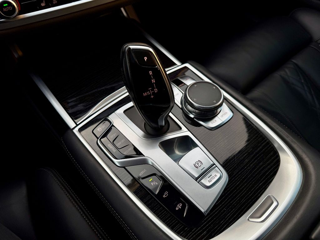 BMW 740 2017