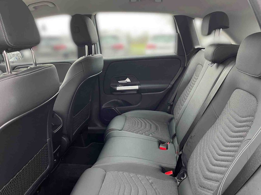 Mercedes-Benz B 250 2024