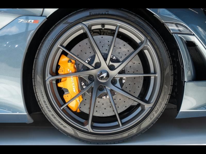 McLaren 750S 2024
