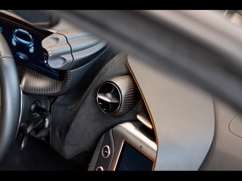McLaren 750S 2023
