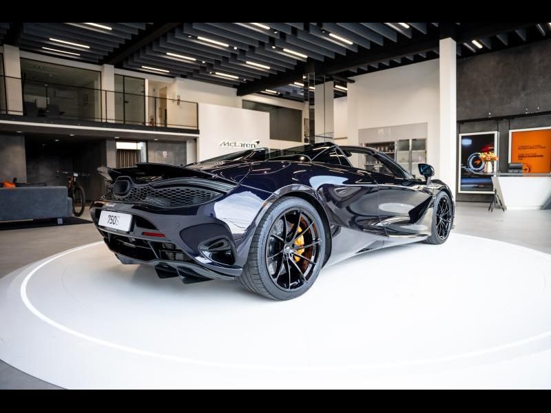 McLaren 750S 2023