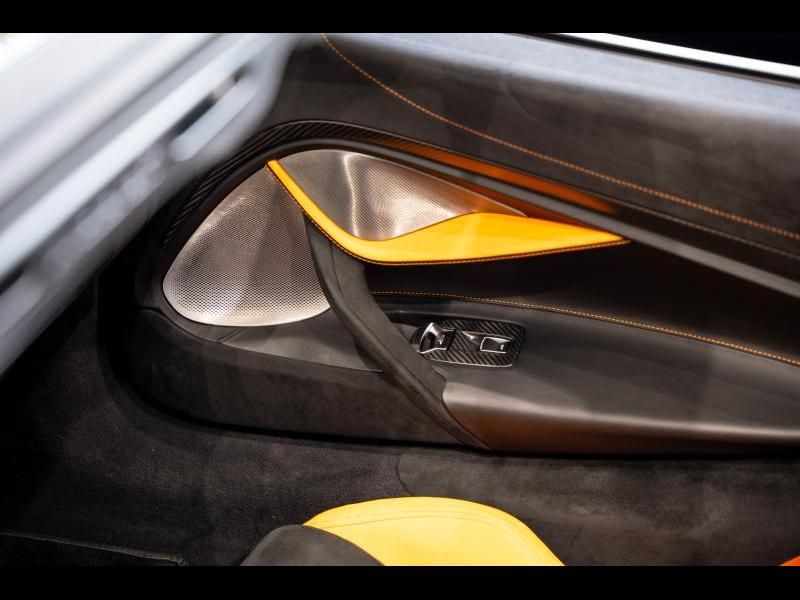 McLaren 750S 2023
