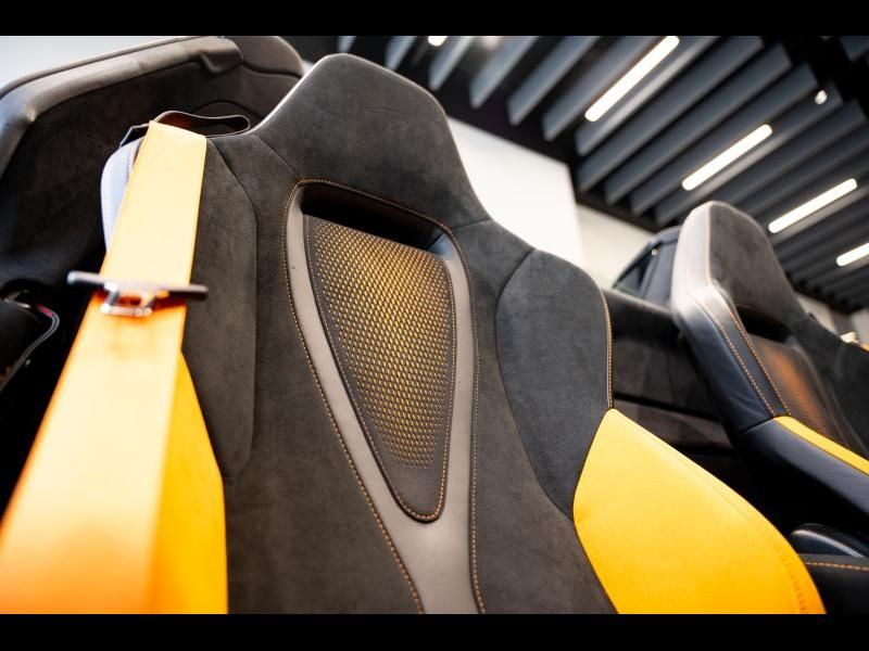 McLaren 750S 2023