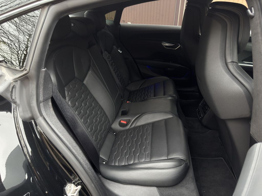 Audi RS e-tron GT 2021