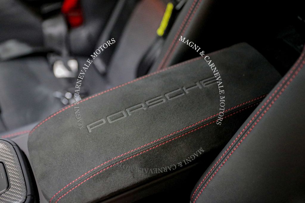 Porsche 992 2024