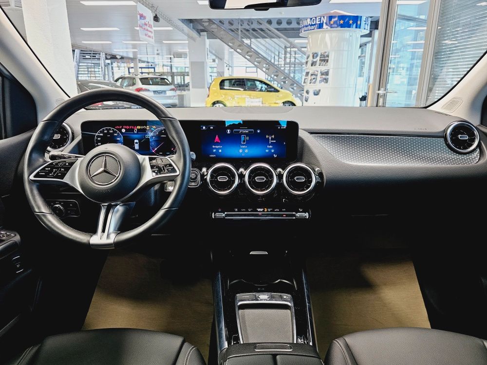 Mercedes-Benz B 200 2023
