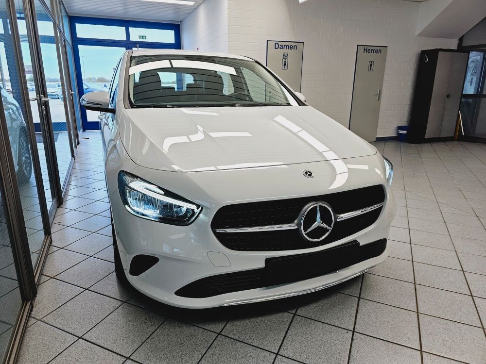 Mercedes-Benz B 200 2023