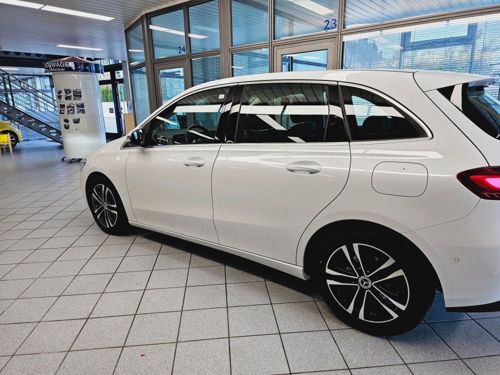 Mercedes-Benz B 200 2023