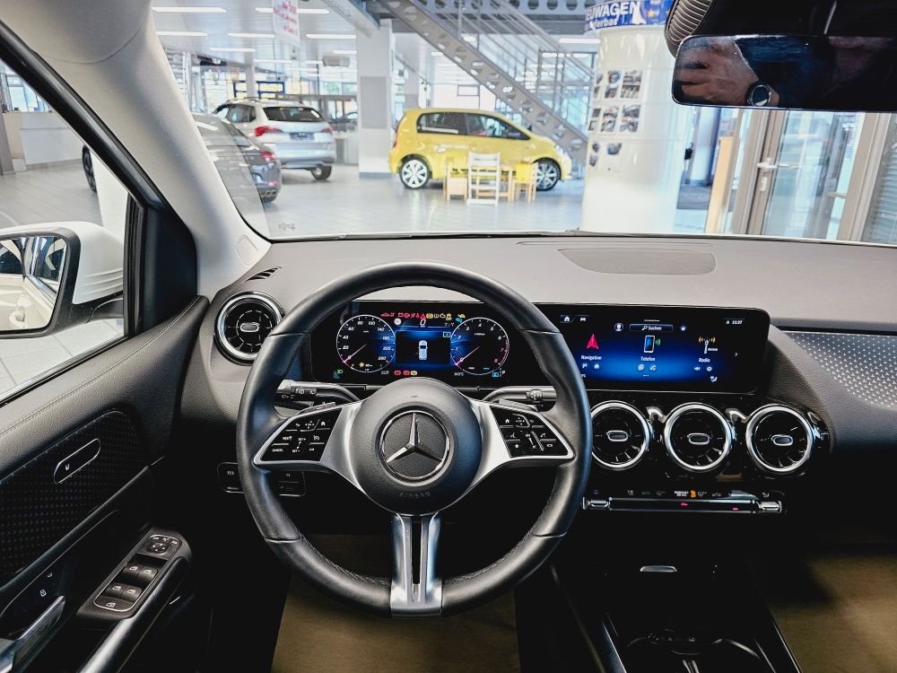 Mercedes-Benz B 200 2023