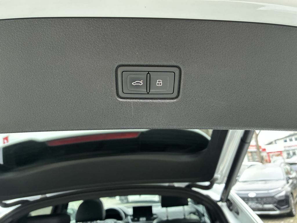 Audi SQ5 2022