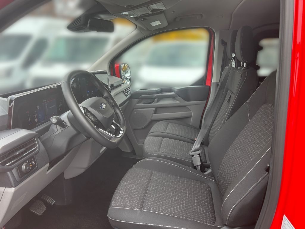 Ford Tourneo Custom 2025