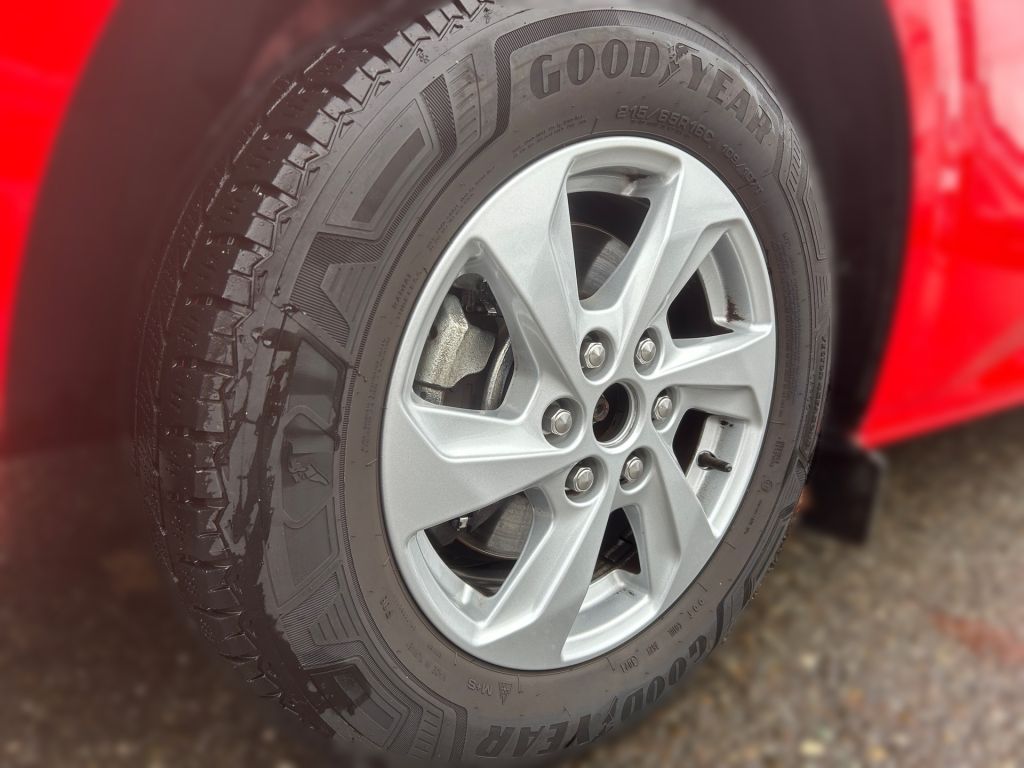 Ford Tourneo Custom 2025