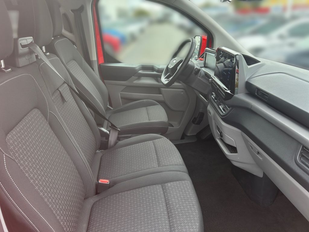Ford Tourneo Custom 2025