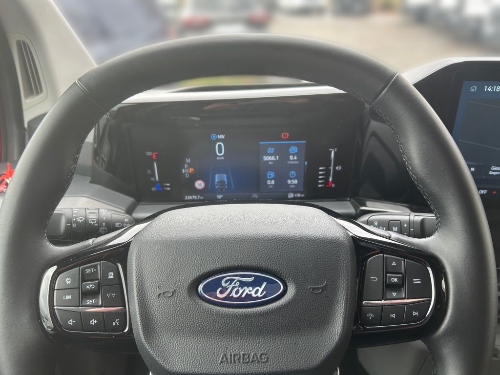 Ford Tourneo Custom 2025