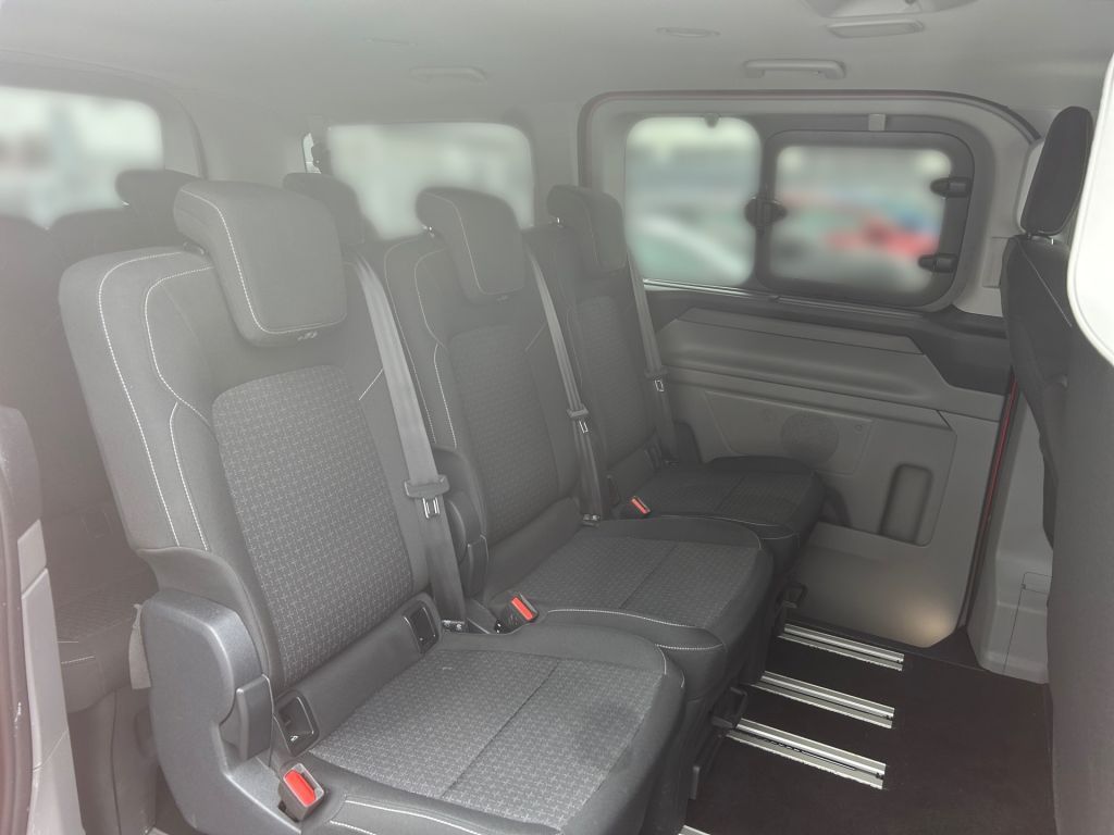 Ford Tourneo Custom 2025