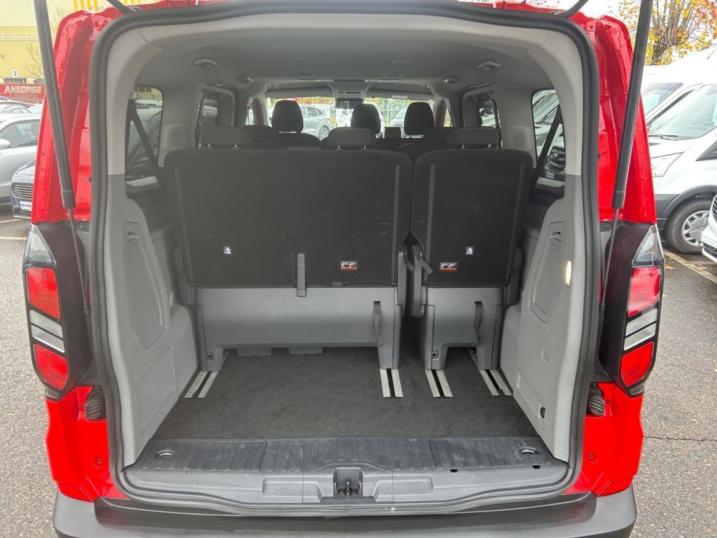 Ford Tourneo Custom 2025