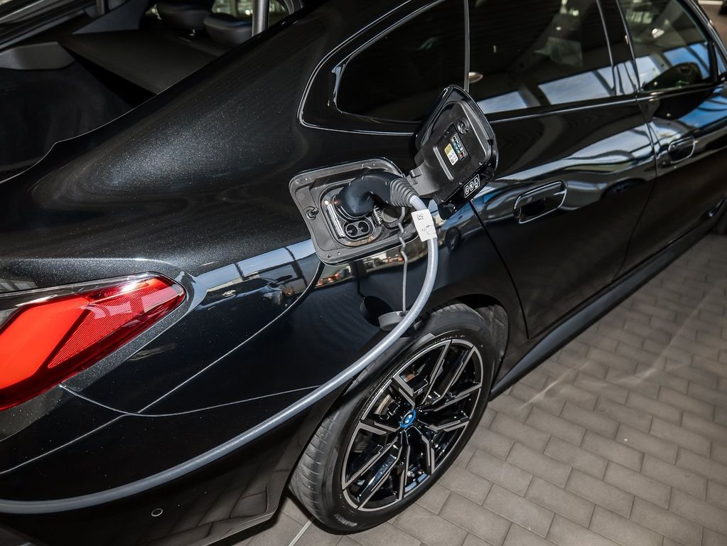 BMW i4 2024