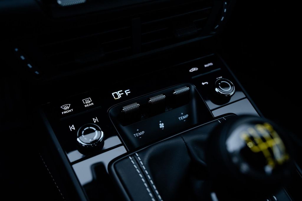 Porsche 992 2025