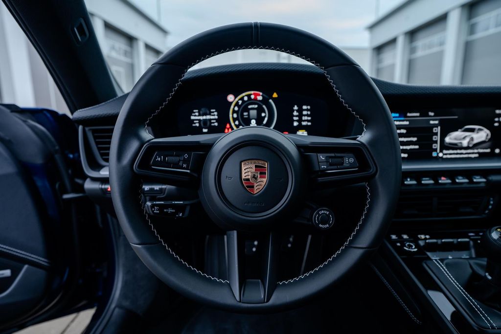 Porsche 992 2025