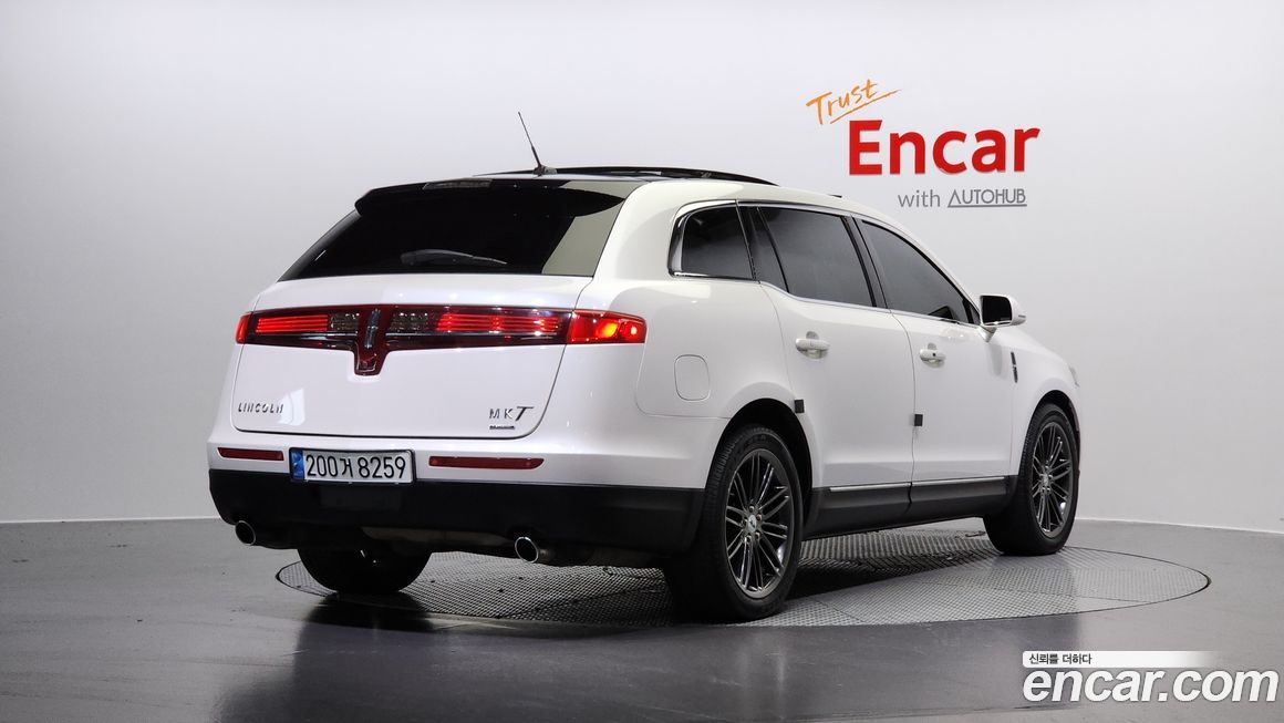 Lincoln MKT 2014