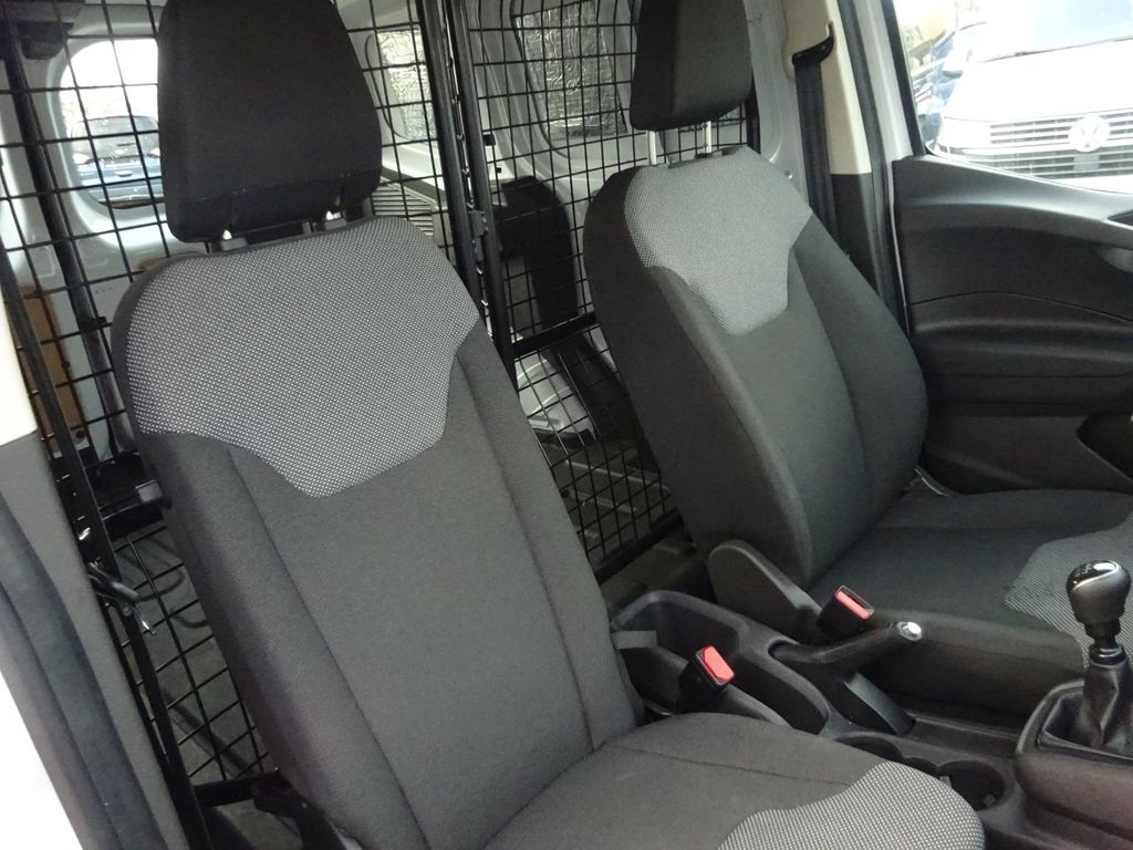 Ford Transit Courier 2023