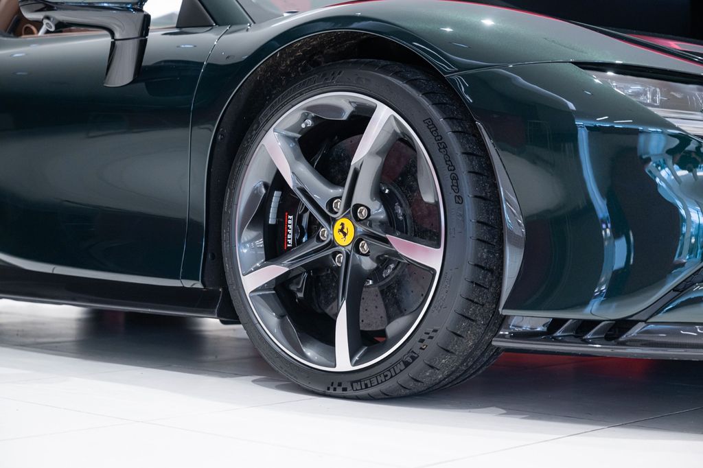 Ferrari SF90 2025