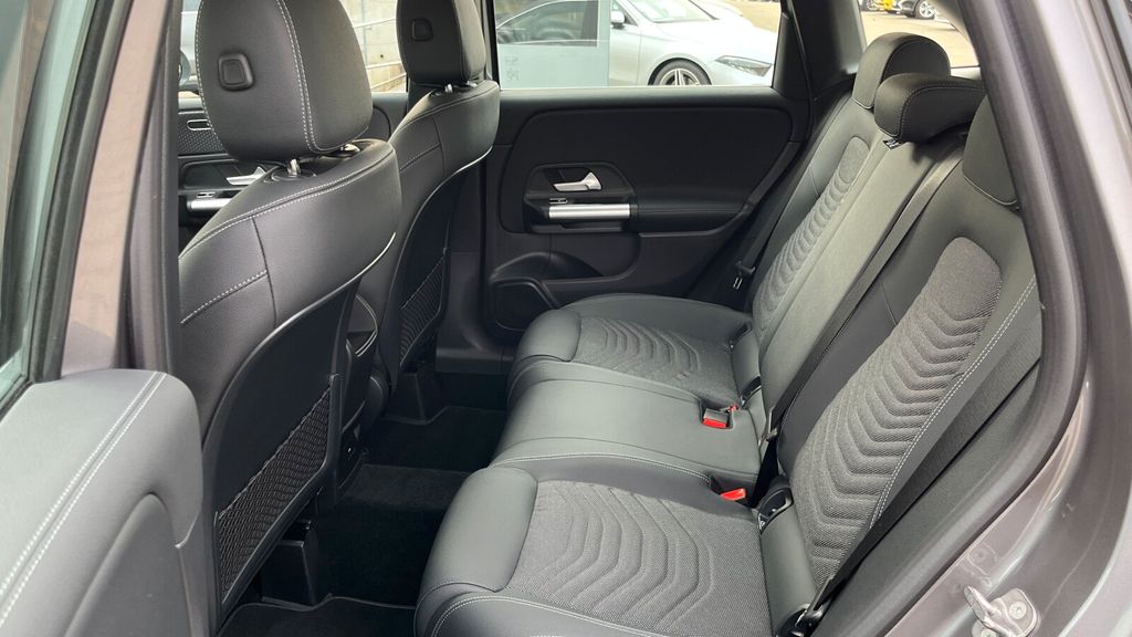 Mercedes-Benz B 250 2024