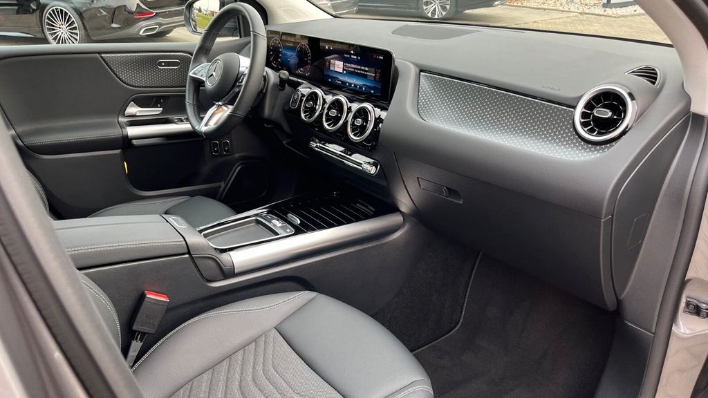 Mercedes-Benz B 250 2024