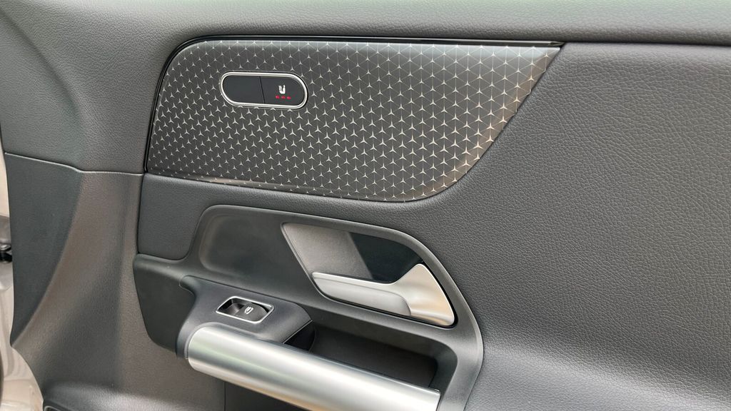 Mercedes-Benz B 250 2024