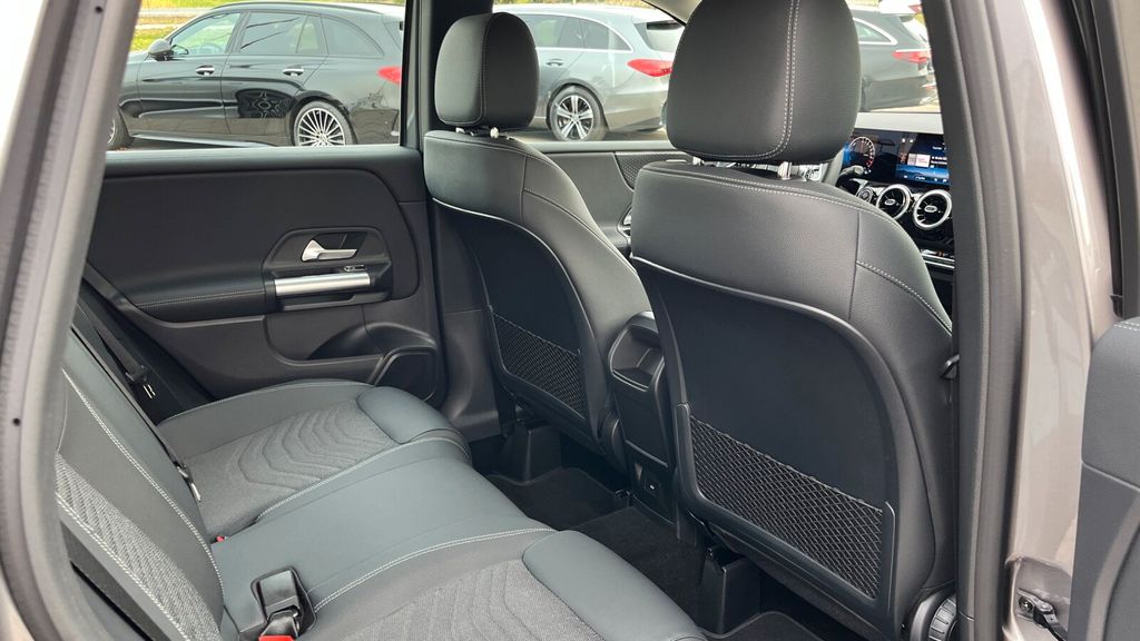 Mercedes-Benz B 250 2024