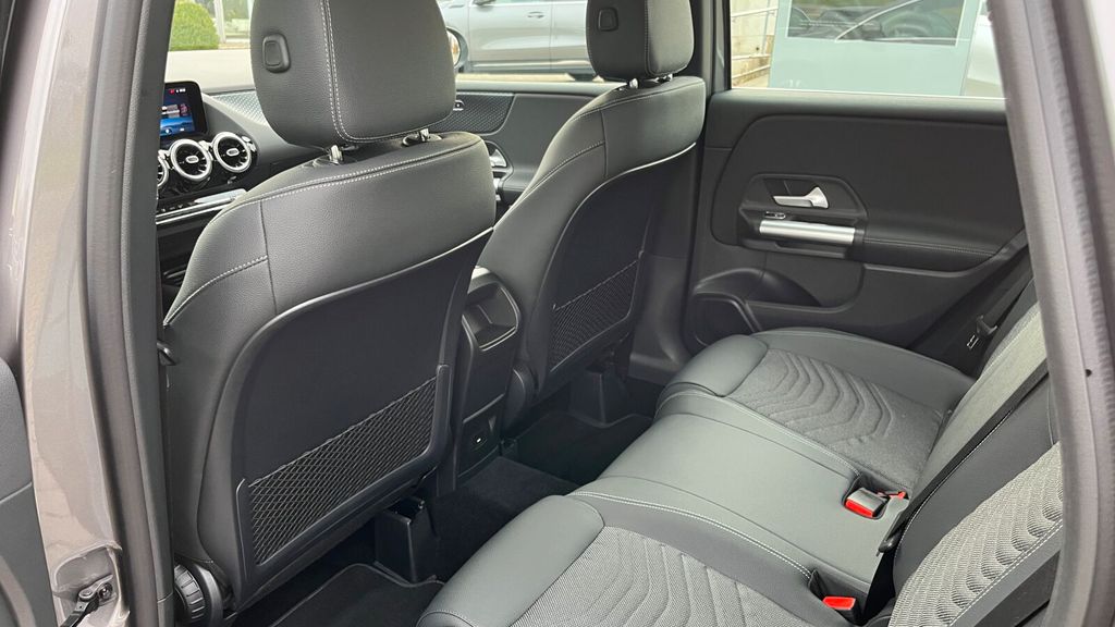 Mercedes-Benz B 250 2024