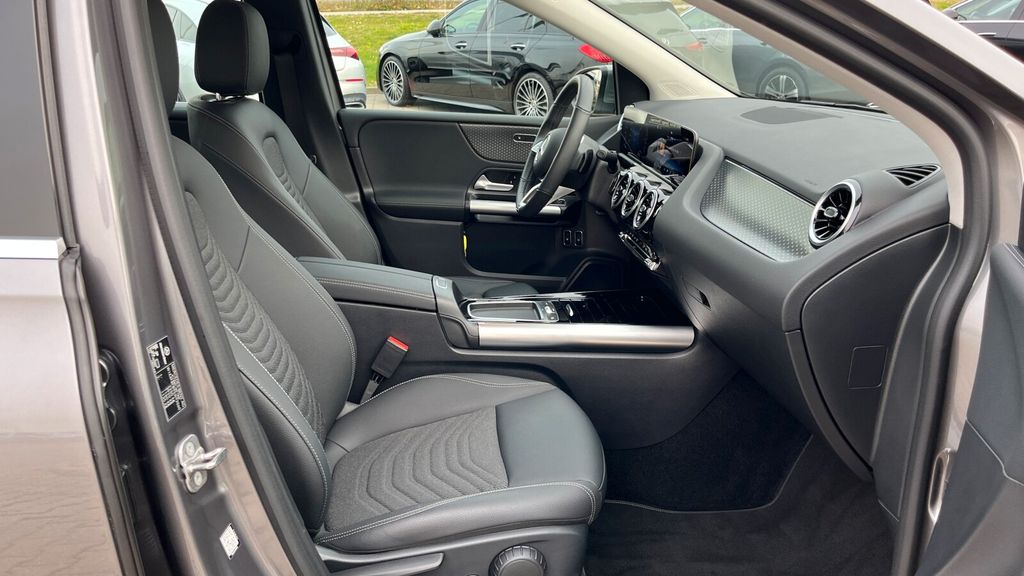 Mercedes-Benz B 250 2024