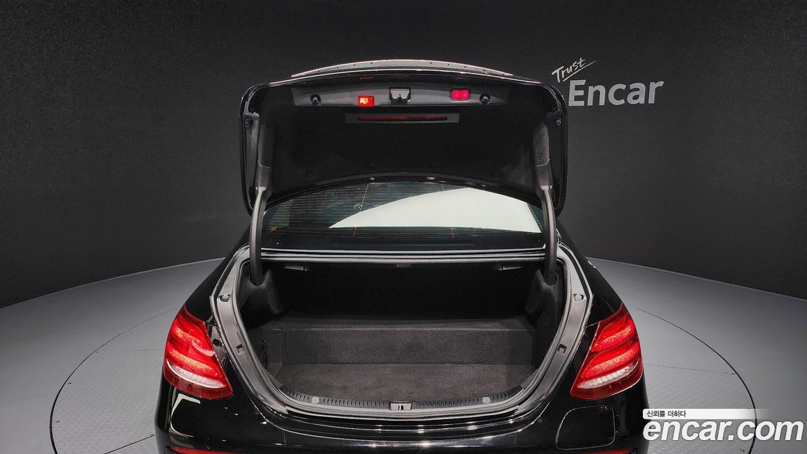 Mercedes-Benz E-Class 2020