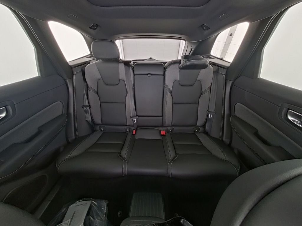 Volvo XC60 2025