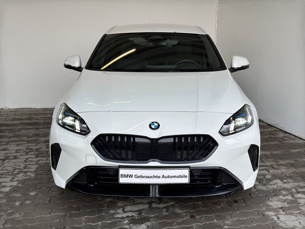 BMW 120 2025